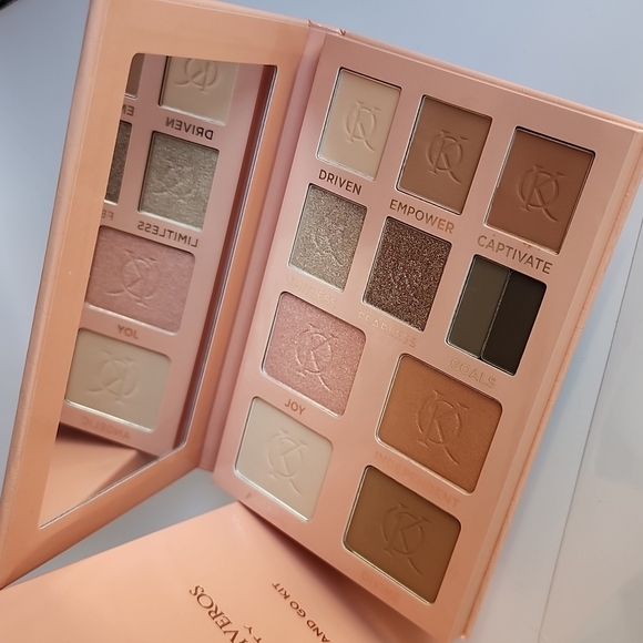 Kenia Ontiveros Beauty Glow and Go Kit - Picture 2 of 11